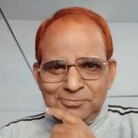 “ हम महान बनबाक लालसा मे सब सँ दूर भेल जा रहल छी ”