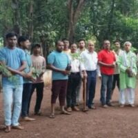 एक पेड़ शहीदों के नाम