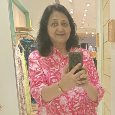 मोड़   आते   रहे   कहानी   में