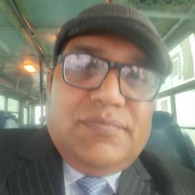 कैसी-कैसी हसरत पाले बैठे हैं