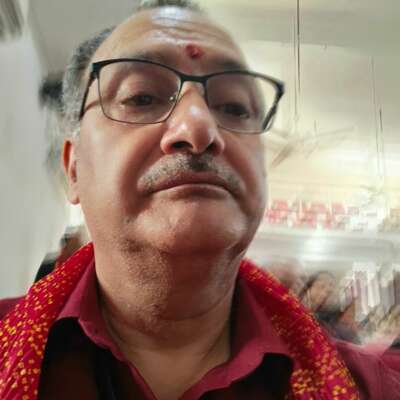 *धूप में रक्त मेरा*