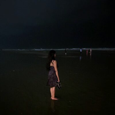 मोहब्बत पलों में साँसें लेती है, और सजाएं सदियों को मिल जाती है, दिल के सुकूं की क़ीमत, आँखें आंसुओं की किस्तों से चुकाती है