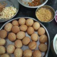 कैसे कहूँ....?