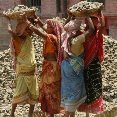 वह तोड़ती पत्थर / ©मुसाफ़िर बैठा