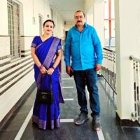 जो हैं रूठे मैं उनको मनाती चली