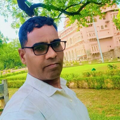 ढूंढता है मन, उन्मुक्त जिंदगी की राहें...