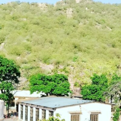 पहाड़ों की हंसी ठिठोली