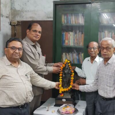 चुन चुन कर श्री राम ने, भांति भांति के फूल।