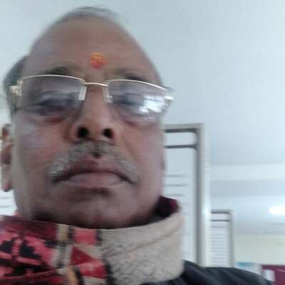 गीत गा रहा फागुन