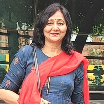 रिश्ते सारे बटे हुए हैं