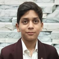 हमें तो पहले उसे होशियार करना है