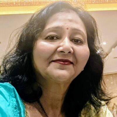 कहानी  हम  सुनाए  जा  रहे थे