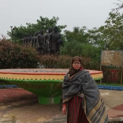 ग़ज़ल _ कौन कहता ख़राब है होली