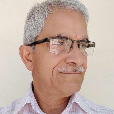 बताती जा रही आंखें