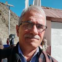 * कष्ट में *