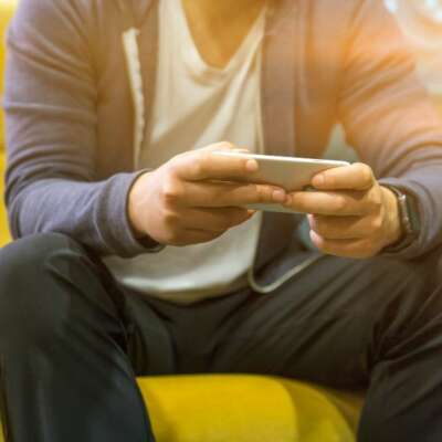 मोबाइल का आशिक़