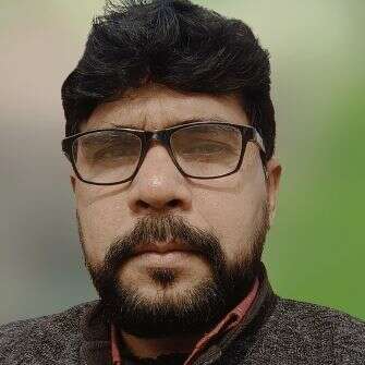 कोई शुहरत का मेरी है, कोई धन का वारिस