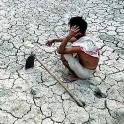 सुखला से सावन के आहत किसान बा।।