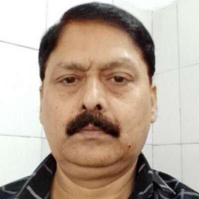 चल पनघट की ओर सखी।