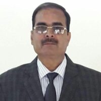 पास बुलाता सन्नाटा