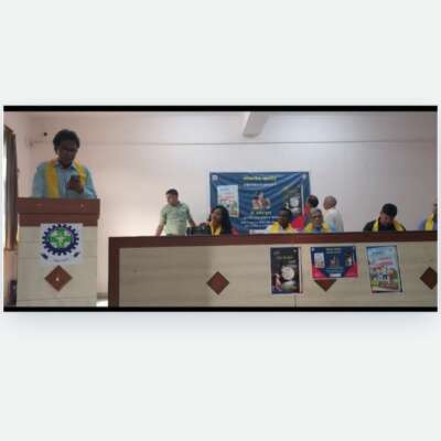 *आधे घंटे में बैनर बनकर तैयार हो गया*