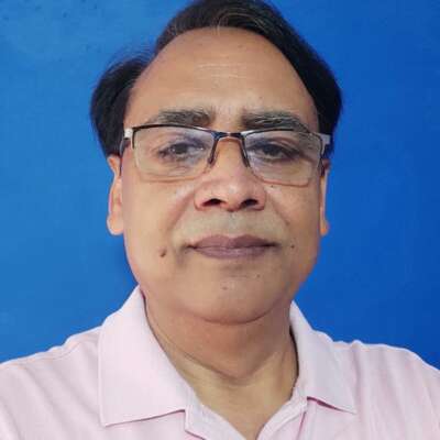 आइना देखा तो खुद चकरा गए।