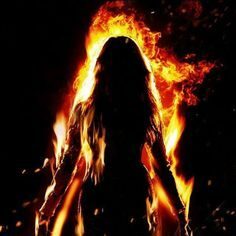 विडंबना इस युग की ऐसी, मानवता यहां लज्जित है।