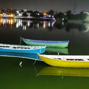 जाने क्यूँ उसको सोचकर -