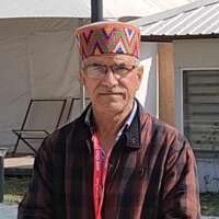 * लोकतंत्र महान है *