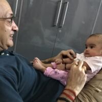 दादा बोले..दद्दू ! कवि बोले..दद्दू