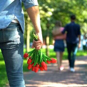 हर किसी में आम हो गयी है।