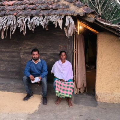 “हमारे पुरखों का घर मिट्टी था,