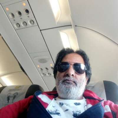 * यौवन पचास का, दिल पंद्रेह का *