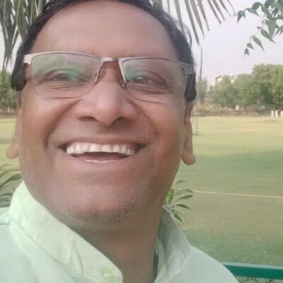 इतिहास की कबर खोदते राजनेता