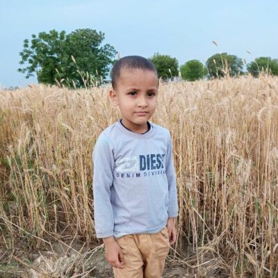 मैं अपना गाँव छोड़कर शहर आया हूँ