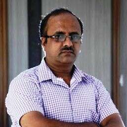 फ़ितरत को ज़माने की, ये क्या हो गया है