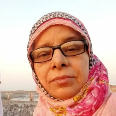 क्या खूब है , ख़ुदा ने बनाया गुलाब को