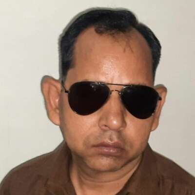 अब नहीं वो ऐसे कि , मिले उनसे हँसकर