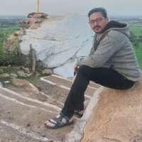 मुझ को किसी एक विषय में मत बांधिए