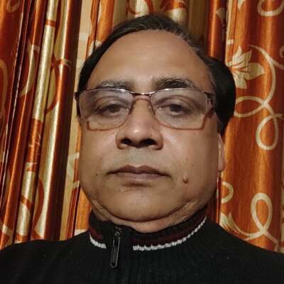 हमदर्द हो जो सबका मददगार चाहिए।