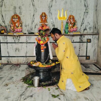 दो नाव में रहे : हरवंश हृदय