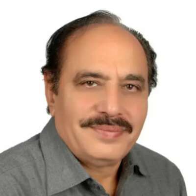 यकीं के बाम पे ...