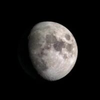 उसके घर से दूर नहीं घर मेरा