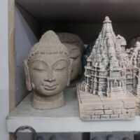 बौद्धों की अपनी संस्कृति है।*