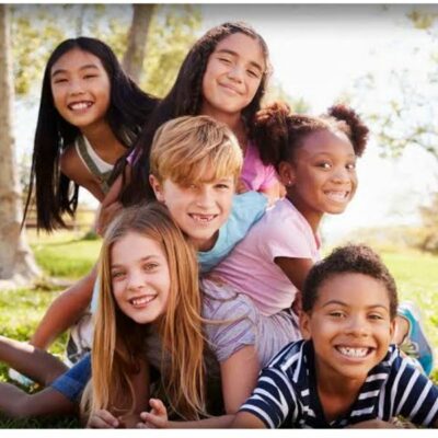 रंगीला बचपन