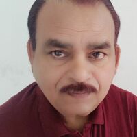 वो आग है तो चलो माना हम भी हैं क़ाफिर