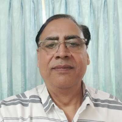 मुक्तक - यूं ही कोई किसी को बुलाता है क्या।