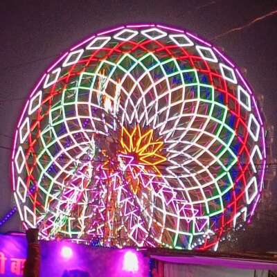 अबके रंग लगाना है