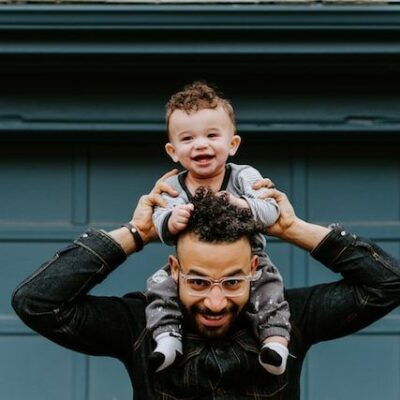 पिता है तो लगता परिवार है