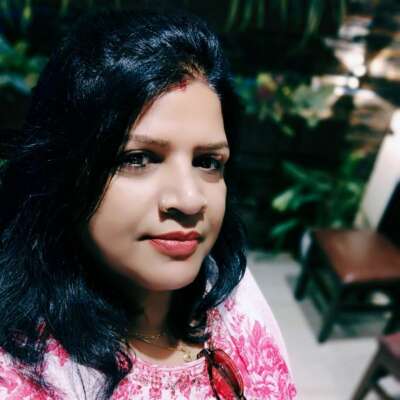 ग़ज़ल (चलो आ गयी हूँ मैं तुम को मनाने)